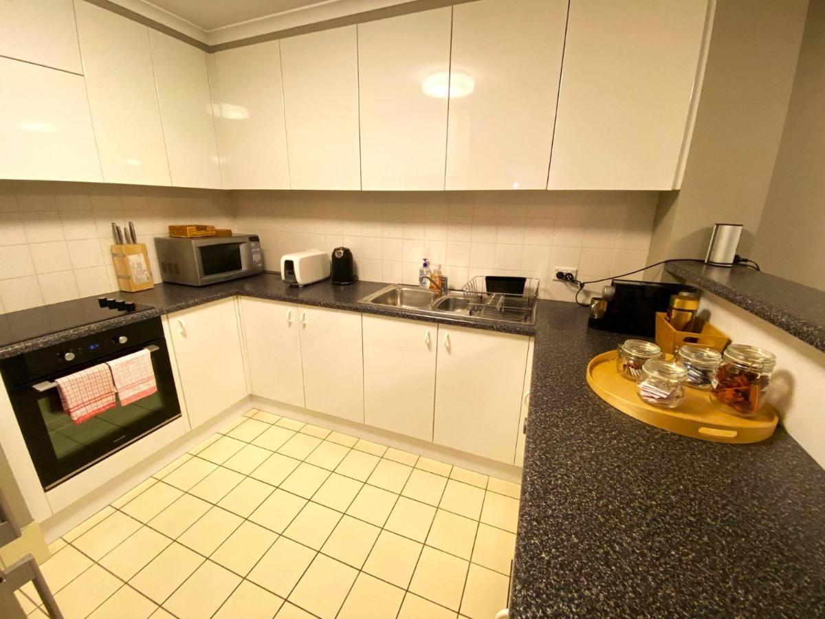 2 Bed 2 Bath Apartment In Braddon, Canberra - Pool, Gym And Free Parking エクステリア 写真