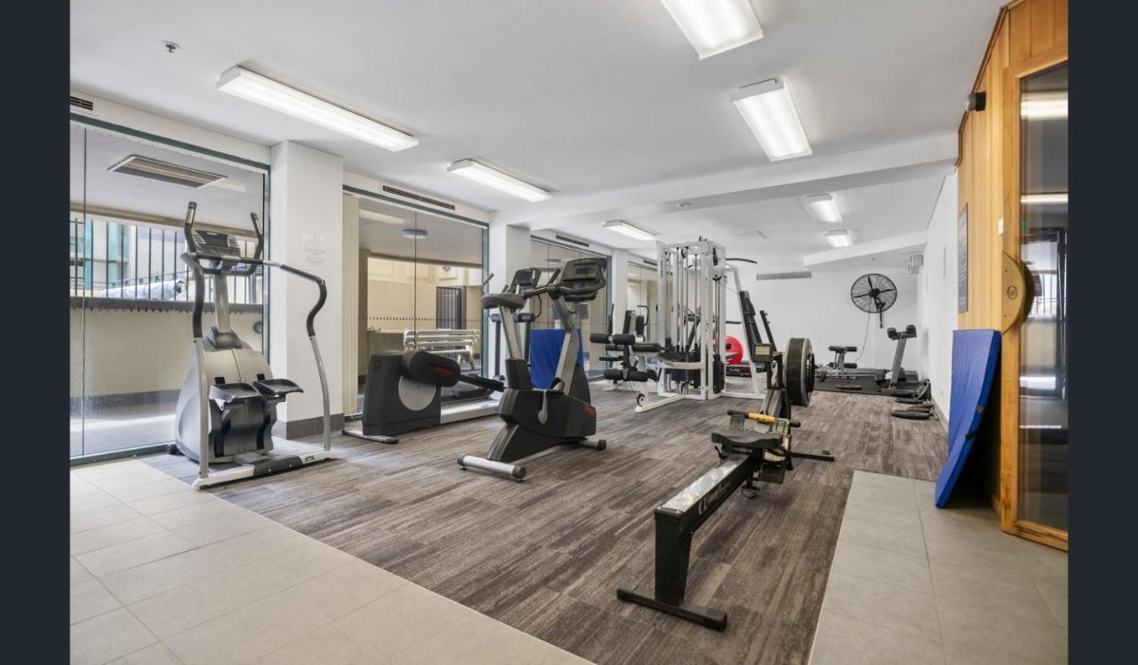 2 Bed 2 Bath Apartment In Braddon, Canberra - Pool, Gym And Free Parking エクステリア 写真