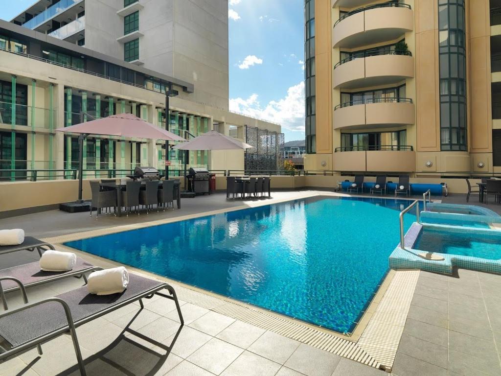 2 Bed 2 Bath Apartment In Braddon, Canberra - Pool, Gym And Free Parking エクステリア 写真
